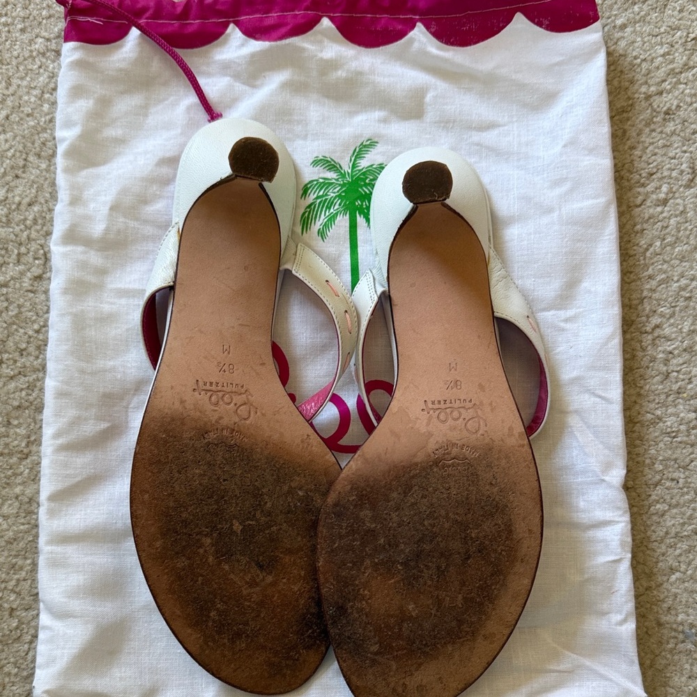 Lilly Pulitzer White Leather Thong Sandals with Pink Insole - Picture 3 of 4